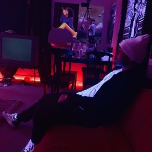 Meet your Posher, Victor